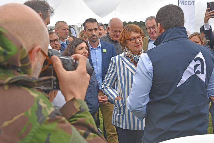 Mardi 2 septembre, à Outarville. La journée d’ouverture d’Innov-agri a été marquée par la visite de la ministre de l’Agriculture, Annie Genevard, venue échanger avec les exposants et les acteurs du monde agricole. 