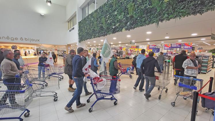 Meaux, mercredi 3 septembre. Top départ de l'action au sein du magasin Leclerc.