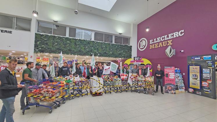 Alignement de chariots à l'issue de l'action meldoise. 