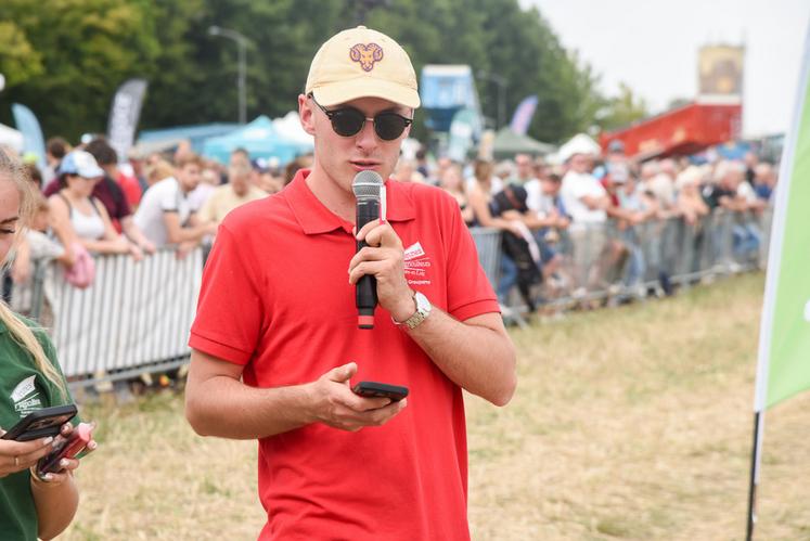 Au micro tout au long de la journée, Guillaume Hardy a assuré l'animation de la Fête de l'agriculture.