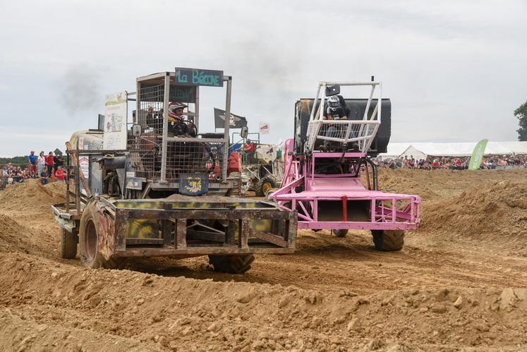 Comme à de nombreuses reprises, le moiss-batt-cross a été remporté chez les hommes par La Bécane, machine du canton d'Authon-du-Perche.