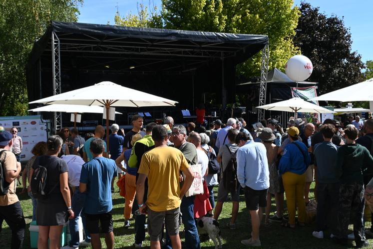Comme lors des précédentes éditions, la musique était de la partie. Plusieurs groupes se sont succédé afin de rythmer la journée. 