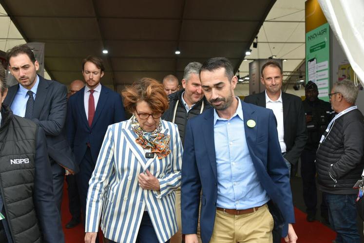 C’est dans un contexte politique tendu, marqué quelques jours plus tard par le vote de confiance autour de François Bayrou, que la ministre de l’Agriculture s’est rendue sur le salon Innov-agri.