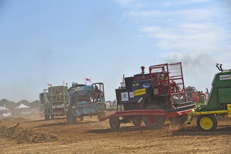 Les manches du moiss-batt-cross ont livré à un public avide de sensations fortes son lot de collisions et de manœuvres improbables.