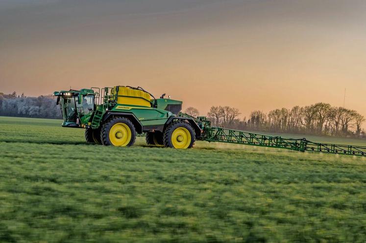 Fabrication 100 % John Deere, le 500 R se décline en deux versions d’une capacité de 4 000 et 5 000 litres.