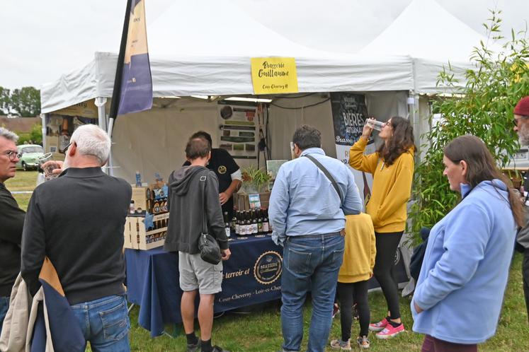 Certains stands, comme celui de la Brasserie Guillaume, située à Cour-Cheverny, ont connu un grand succès attirant de nombreux visiteurs.