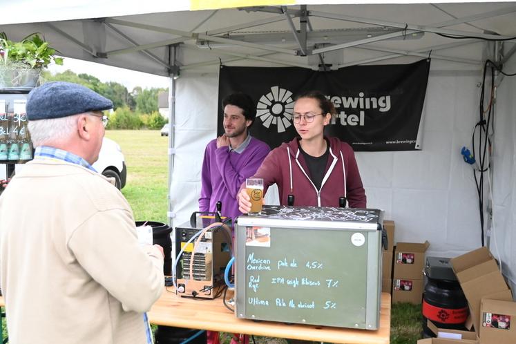 Des brasseurs de Loir-et-Cher, comme la brasserie Brewing Cartel, ont fait découvrir leurs nouvelles gammes de bière, comme celle à l'abricot. 