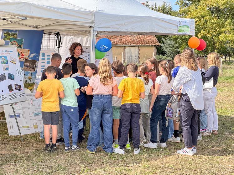 Vendredi 12 septembre, à Bonneval. La première journée de l'opération Cultivons l'eau était réservée aux élèves des écoles du territoire.