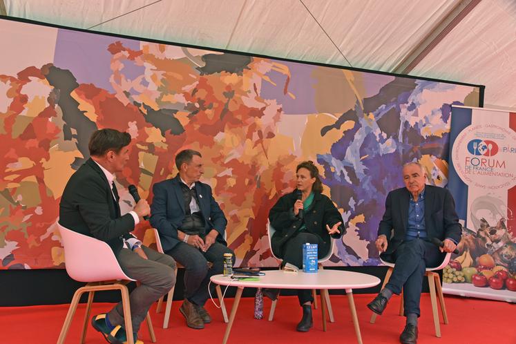 Paris, vendredi 12 septembre. Table ronde réunissant Philippe Dufour, Elsa Canot et Daniel Sauvaitre.
