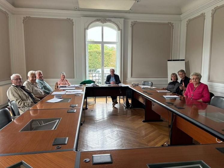 Jeudi 11 septembre, au Chesnay (Yvelines). La section des anciens exploitants s’est réunie sous la présidence de Jean-Marie Chatelain.