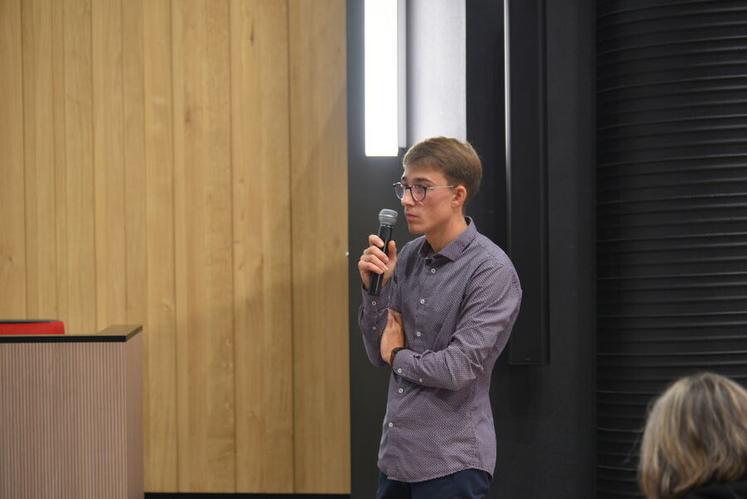 Mardi 23 septembre, à Orléans. Mathys Alders, étudiant ingénieur à l’Esa d’Angers, a présenté les résultats de son mémoire de fin d’études.