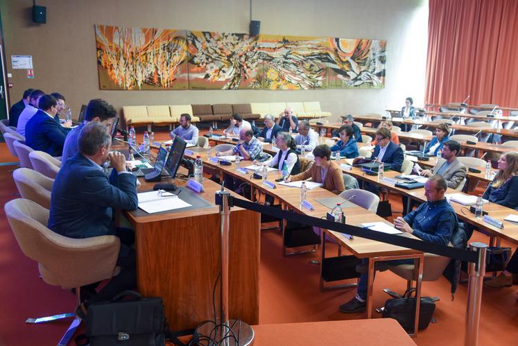Lundi 22 septembre, à Chartres. Une première session de travail marquée par la crise agricole pour les membres de la chambre d'Agriculture.