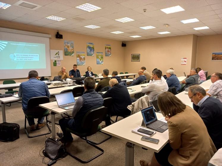 Mardi 23 septembre, à Blois. Hervé Lapie, secrétaire général de la FNSEA, a échangé avec les représentants des échelons départementaux de la région.