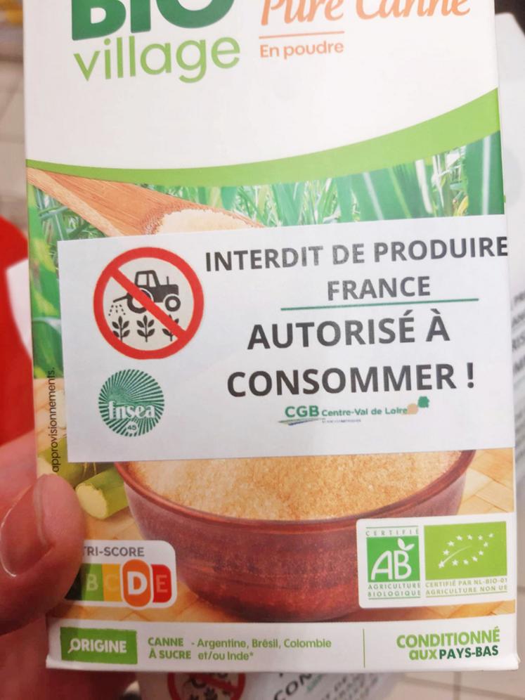 Les agriculteurs ont ciblé des rayons pour dénoncer l’importation de produits qui ne répondent pas aux standards imposés en France.