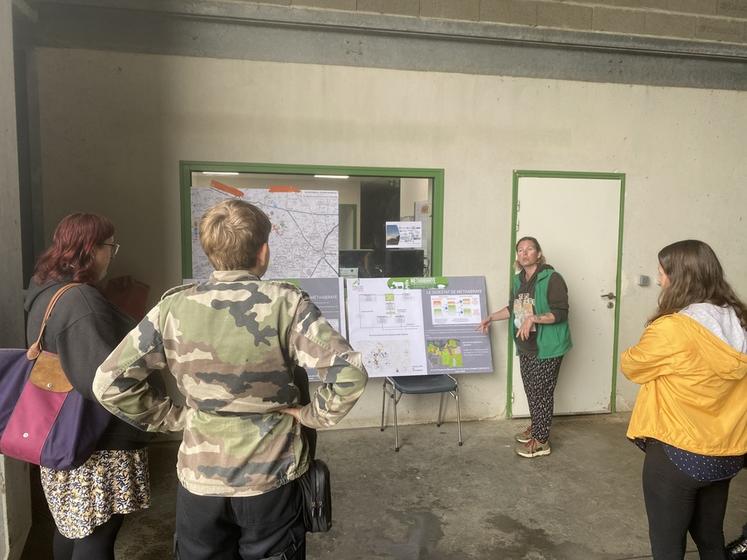Samedi 20 septembre, à Savigny-sur-Braye. Solène Gourdet, salariée du Méthabraye, a effectué des visites guidées du méthaniseur.