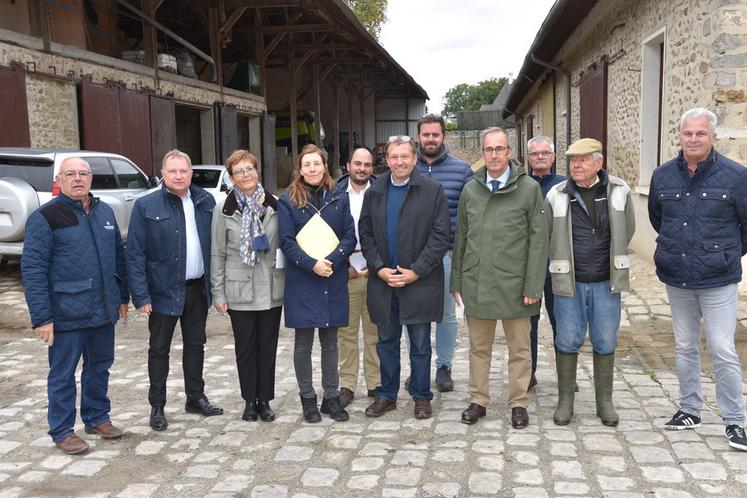 Nainville-les-Roches (Essonne), mardi 23 septembre. La nouvelle préfète du département a rencontré la profession agricole dès sa prise de fonction.