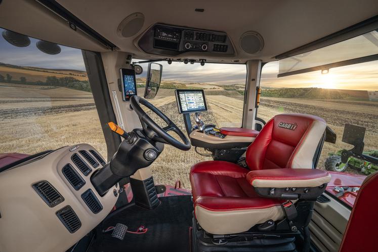 Ce tracteur « offre également une expérience utilisateur et un confort de cabine supérieurs », assure Case. Le cuir rouge est en option.