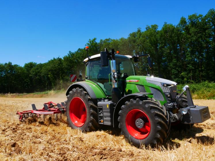 Une pression de gonflage excessive pour des travaux au champ entraîne du patinage excessif et peut représenter en moyenne une surconsommation de carburant allant de 15 à 30 %.