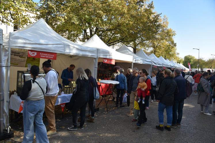 Des producteurs locaux proposaient leurs produits et ont pu échanger avec les visiteurs.