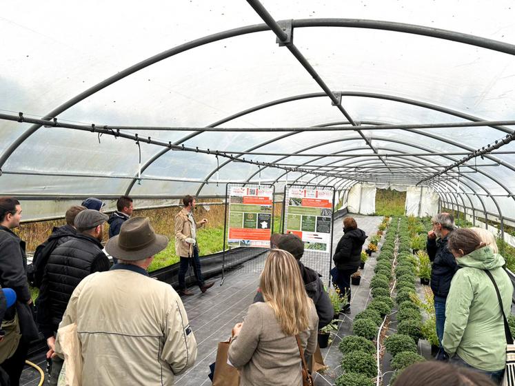 Durant l'après-midi portes ouvertes, plusieurs ateliers étaient organisés, à l'image d'une présentation des travaux conduits sur les itinéraires de culture innovants en pépinières de pleine terre (ornementales et fruitières).