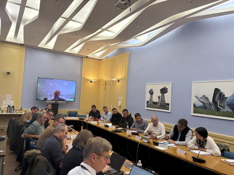 Mercredi 29 octobre, à Orléans. Maxime Buizard Blondeau, président de la chambre régionale d'Agriculture et vice-président de JA national, ainsi que Sylvain Marcuard, président de JA 28, représentaient les couleurs JA lors de la réunion avec la préfète coordinatrice du bassin Loire-Bretagne.