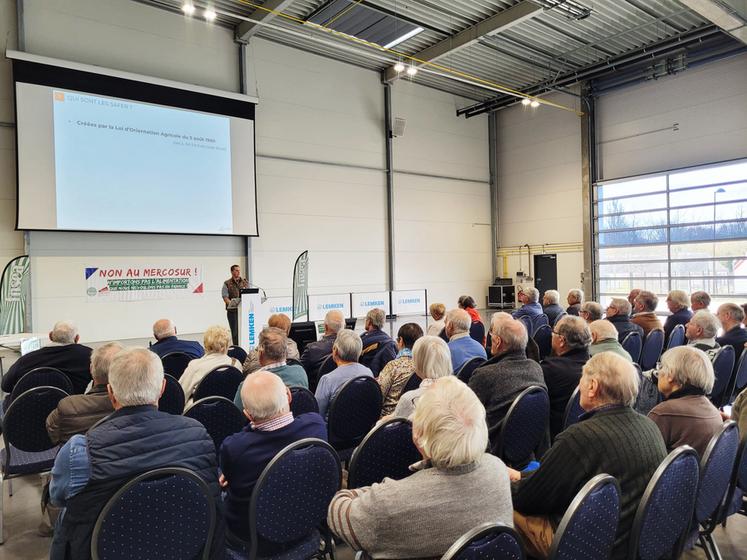 Mercredi 12 novembre, à Boigny-sur-Bionne. Plus de 60 participants étaient présents lors de l’assemblée générale des sections des anciens exploitants et des bailleurs de la FNSEA 45.