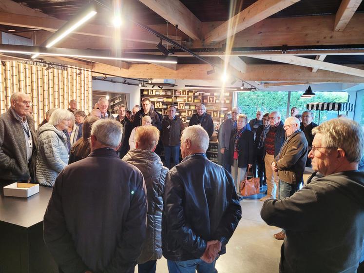 L’après-midi a été consacré à la visite de la vinaigrerie Martin-Pouret. Les participants ont pu déguster les spécialités du lieu : mayonnaise, moutarde, sauce burger et, bien sûr, le vinaigre.