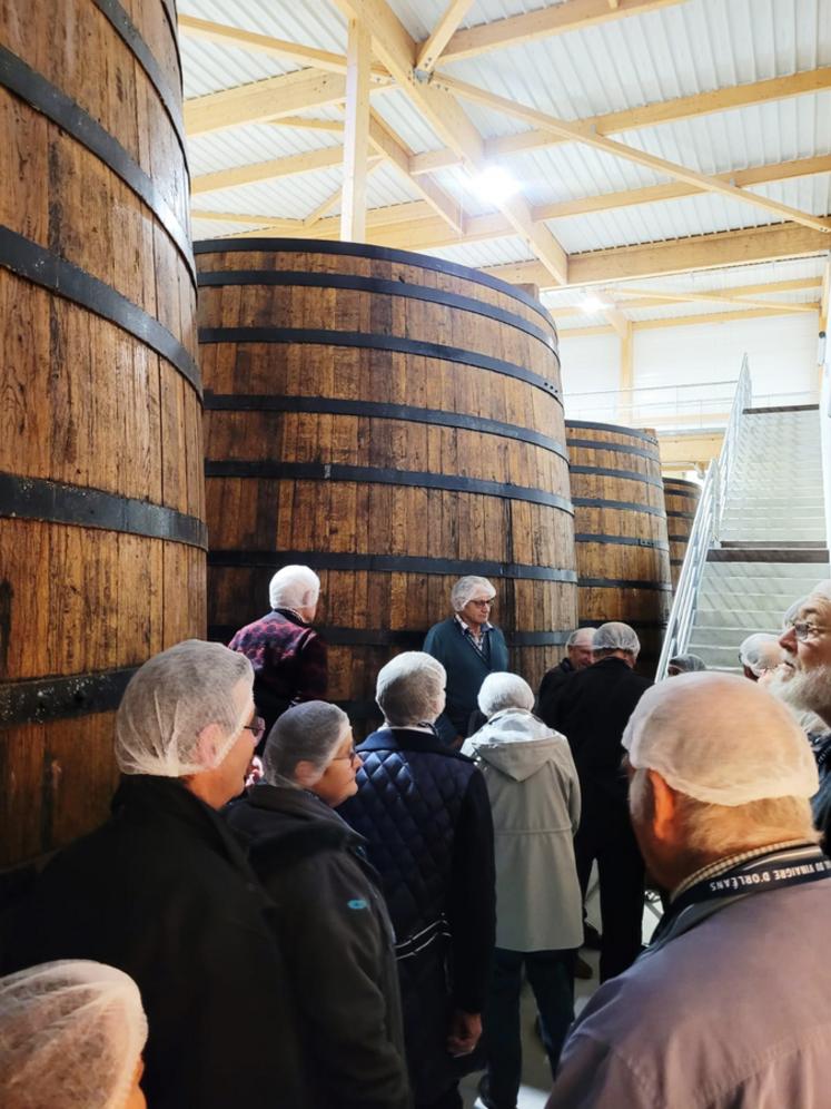 Une visite passionnante a mis en avant un savoir-faire de qualité et l’importance des filières agricoles françaises. Martin-Pouret a fait le choix de s’approvisionner exclusivement en France, notamment pour la moutarde qui provient du Loiret.