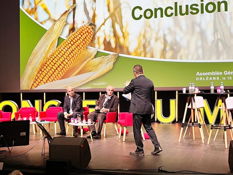 Arnaud Rousseau, président de la FNSEA, et Franck Laborde, président de l’AGPM, ont échangé avec les participants sur les grands dossiers du moment, dont le Mercosur, la loi Duplomb et la souveraineté alimentaire.