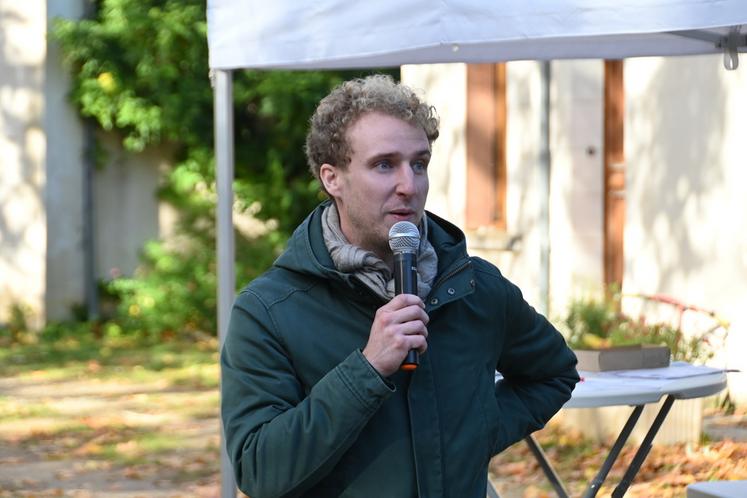 Benoît Cadart, cogérant du château de Quinçay, a expliqué les adaptations agroécologiques de son vignoble.