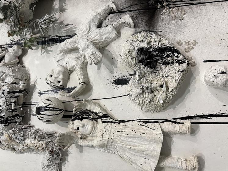 Détail de "King Kong" de Niki de Saint Phalle exposée au Grand Palais, à Paris.