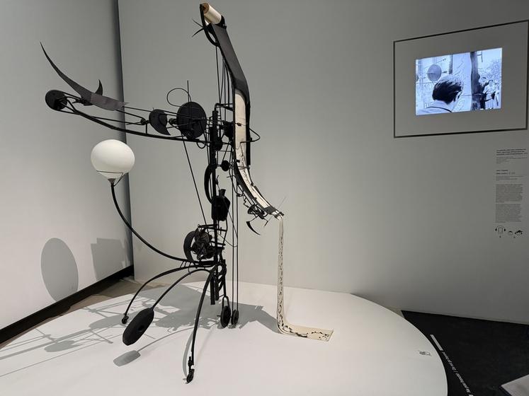 Œuvre de Jean Tinguely, exposée au Grand Palais, à Paris.