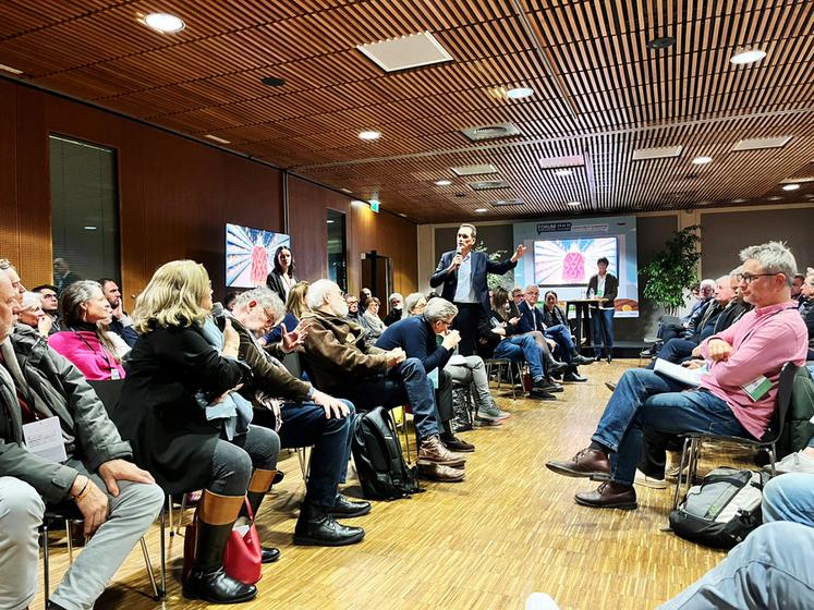 Lundi 24 novembre, à Orléans. Le débat citoyen a réuni agriculteurs, chefs d’entreprises et habitants autour des grandes questions alimentaires abordées durant l’Open Agrifood.
