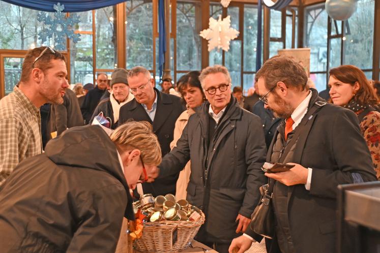 Les élus étaient présents durant Noël à la ferme, notamment le samedi au soir. Certains en ont profité pour faire quelques emplettes en vue des fêtes de fin d'année. 