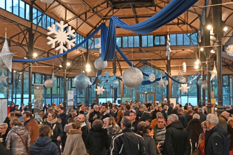 Les samedi 13 et dimanche 14 décembre, sous la Halle de Vendôme, des centaines de personnes ont arpenté les allées de Noël à la ferme, le marché de producteurs organisé par le syndicat Jeunes agriculteurs de Loir-et-Cher. 