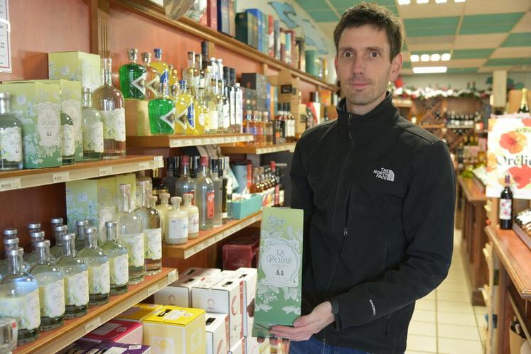 La poire d’Olivet représente aujourd’hui une part stratégique de l’activité spiritueux de Covifruit, avec un approvisionnement auprès de producteurs locaux et une production partiellement internalisée pour garantir les volumes.