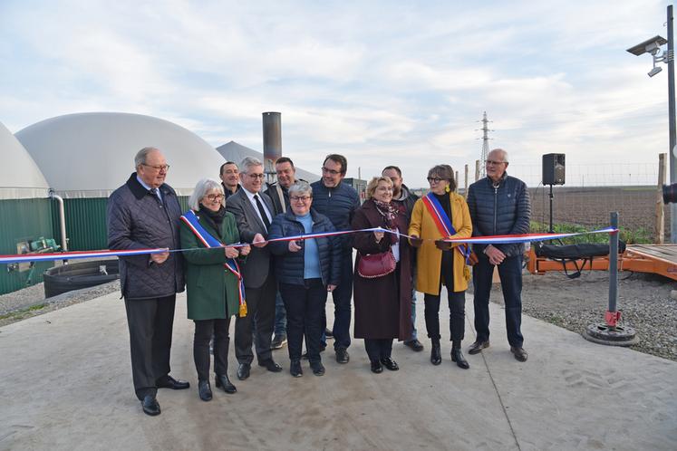 Larchant, vendredi 12 décembre. Associés, élus et directrice clients territoires Île-de-France de GRDF, ont officiellement inauguré le méthaniseur Biogaz du plateau.