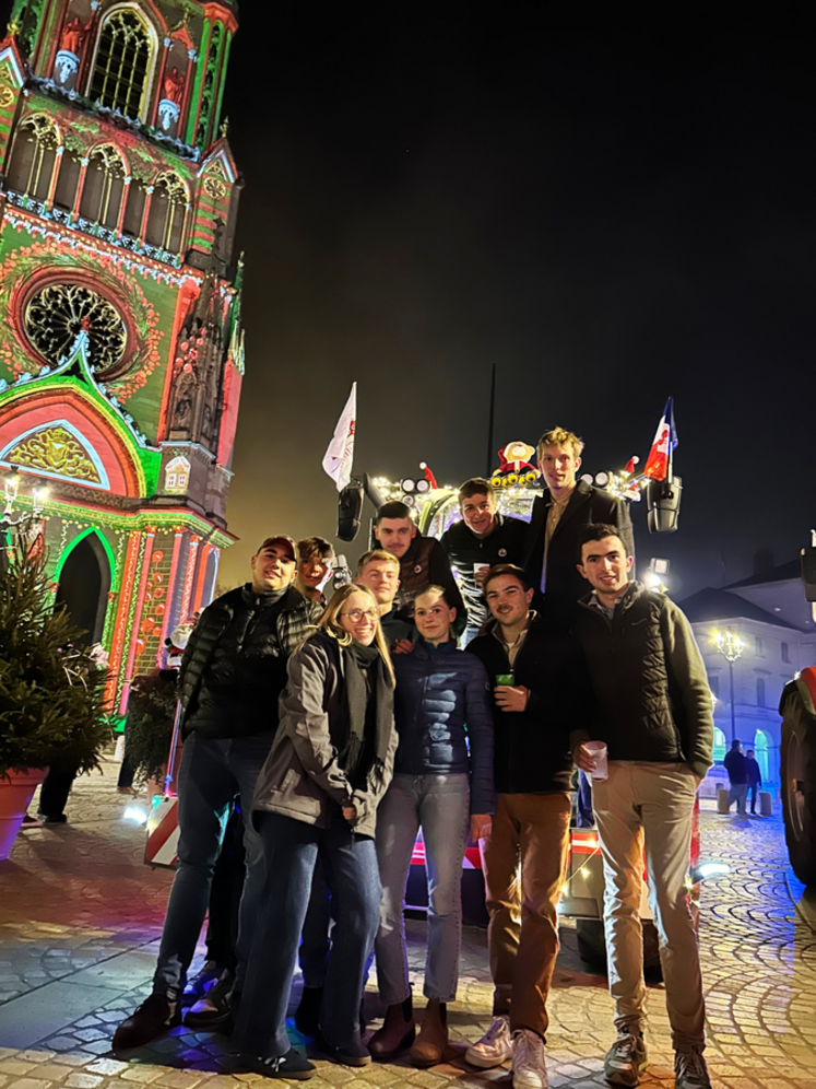 La parade de Noël s’est déroulée dans une ambiance conviviale et familiale.
