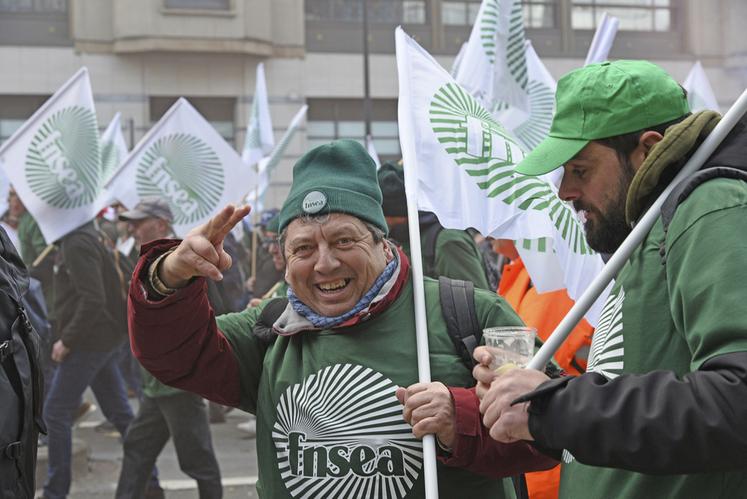Des agriculteurs de la région Centre-Val de Loire ont rejoint la mobilisation européenne pour défendre leurs conditions de production et leur avenir économique.