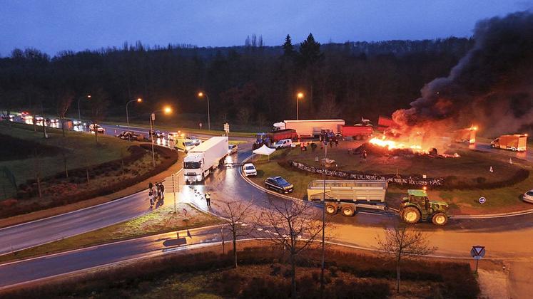 À Châteaudun, comme sur les autres barrages, les usagers de la route expriment leur compréhension de la colère agricole.