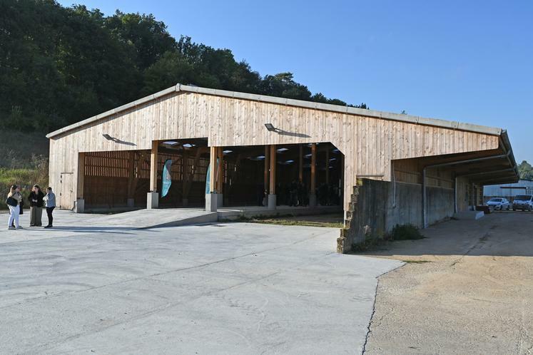 Vendredi 5 décembre, à Villavard. Conviés par le CFA de Montoire à une réunion d'information, les exploitants employeurs d'apprentis ont pu visiter la bergerie.