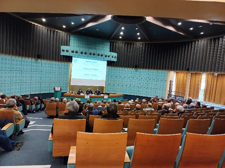 21&nbsp;novembre > Assemblée générale des propriétaires bailleurs La section des propriétaires bailleurs de la FNSEA d'Eure-et-Loir a tenu son assemblée générale annuelle vendredi 21&nbsp;novembre à Chartres. L'occasion de faire un point sur l'actualité foncière.