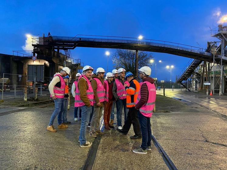 Vendredi 12 décembre, à Pithiviers. L'échelon local de Pithiviers a visité la sucrerie après avoir tenu son assemblée générale.