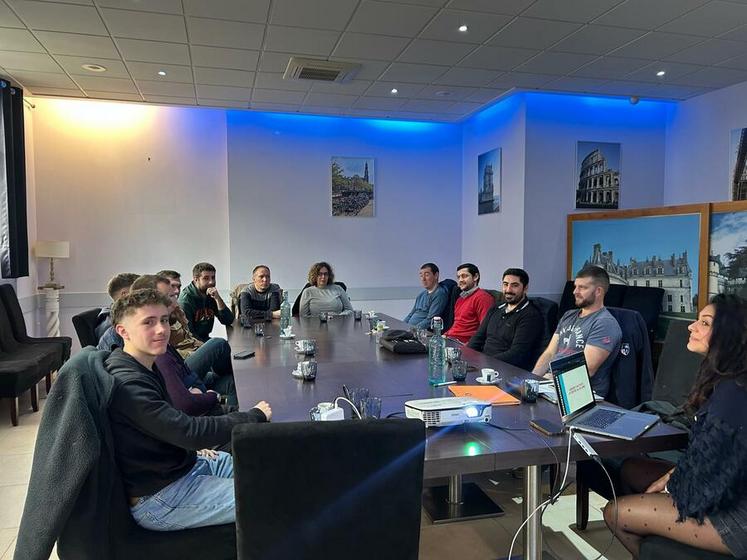 Vendredi 19 décembre, à Châteauneuf-sur-Loire. Les JA de Jargeau-Châteauneuf se sont retrouvés pour leur assemblée générale à la Brasserie de l’Europe.