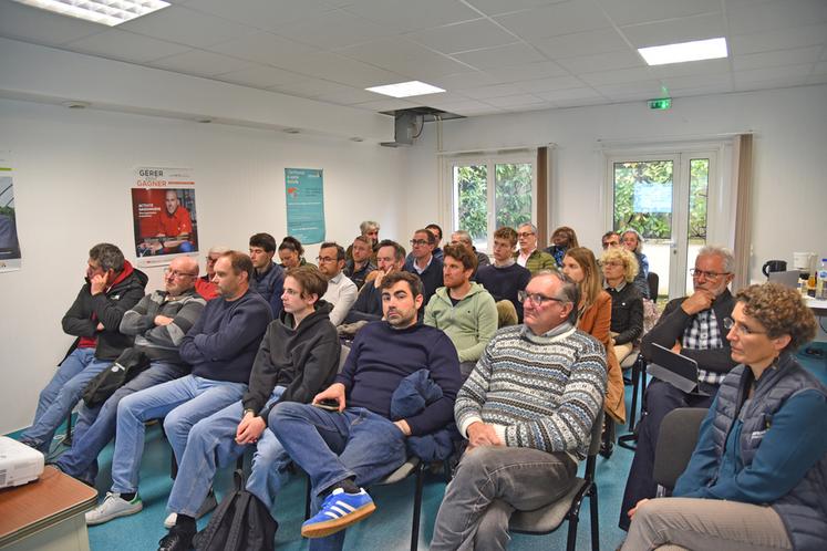 Saint-Pierre-lès-Nemours, lundi 24 novembre. Face à des résultats économiques en berne, l'intérêt de la salle était important lors de la réunion conjoncture du CERFrance.