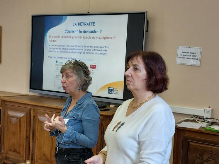 Jeudi 13 novembre, à Chailly-en-Brie (Seine-et-Marne). Christine Roland et Sylvie Remesy sont intervenues au nom de la MSA lors d'une réunion d'information transmission.