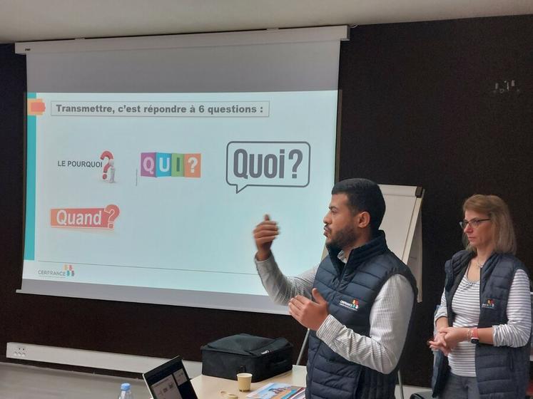 Vendredi 7 novembre, au Mée-sur-Seine (Seine-et-Marne). Mohamed Bouguerra et Patricia Darras sont intervenus au nom de Cerfrance lors d'une réunion d'information transmission.