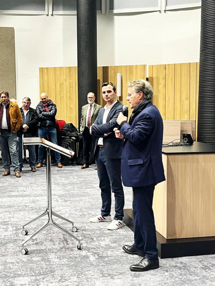 Serge Grouard a réaffirmé le soutien de la Ville d'Orléans et d’Orléans Métropole à la profession agricole, dénonçant les aberrations normatives et appelant à défendre l’agriculture, l’emploi, les communes rurales et les paysages.