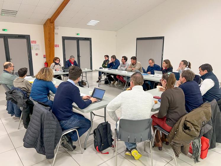 Jeudi 15 janvier, à Meslay-le-Vidame. Les députés Christelle Minard et Philippe Vigier ont écouté les doléances des quatre syndicats agricoles.