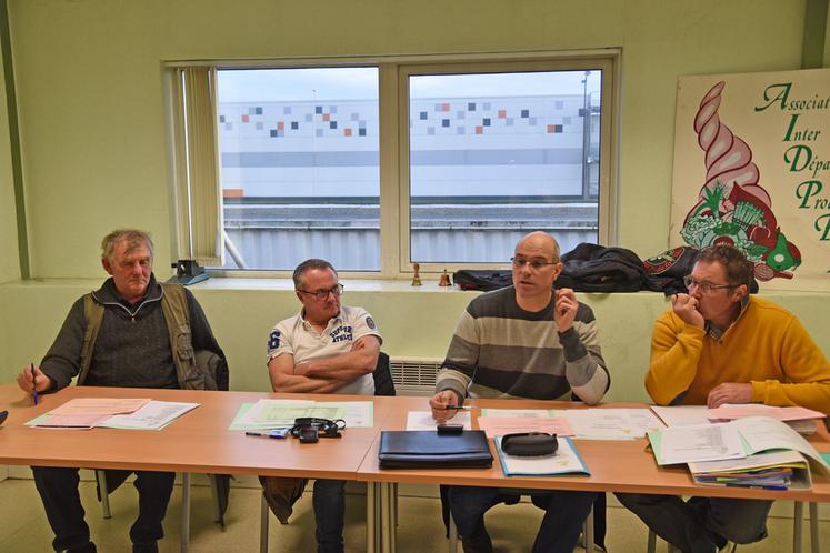 Rungis, mardi 16 décembre. Le président du Carreau des producteurs, Benjamin Simonot-De Vos, a appelé les producteurs à se saisir du site Internet de l'association. 